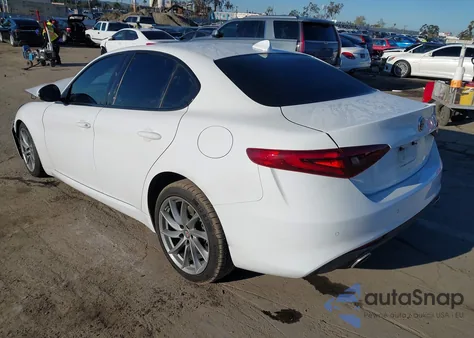 2021 Alfa Romeo Giulia Sport from USA, damaged, VIN ZARFAMAN7M7638886